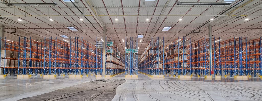 Przeglądy regałów magazynowych - kontrola systemów składowania